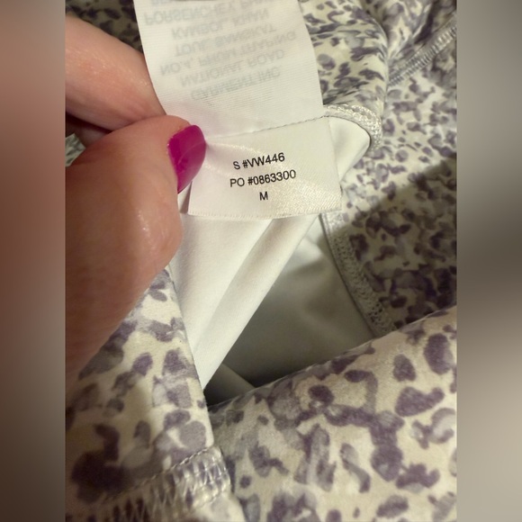 071 Vuori Studio Pocket High Rise Leggings EUC - Picture 7 of 7